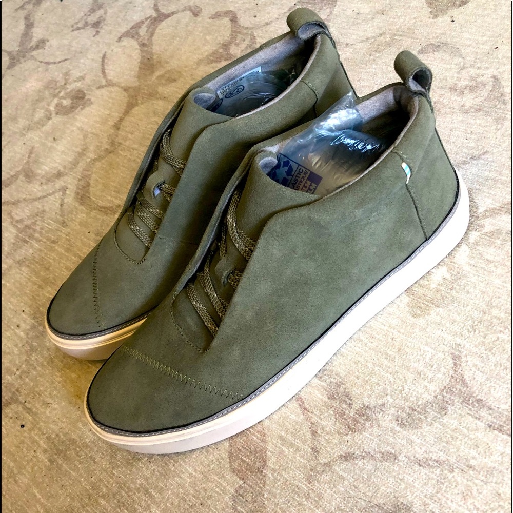💙Woman’s Tom’s soft green suede high tops size 11 woman’s - Picture 2 of 9